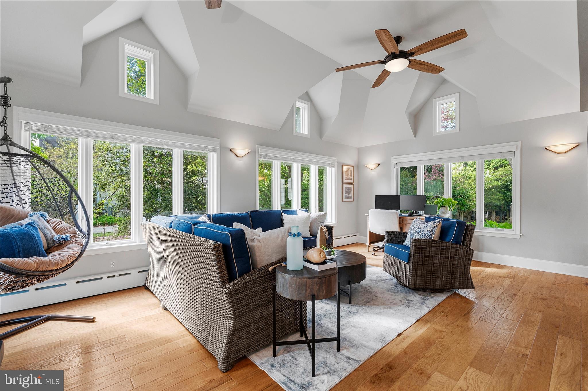 4 Chase Road Annapolis, MD 21409 - Photo 5 of 77 Bright Sunroom w/ Vaulted Ceilings