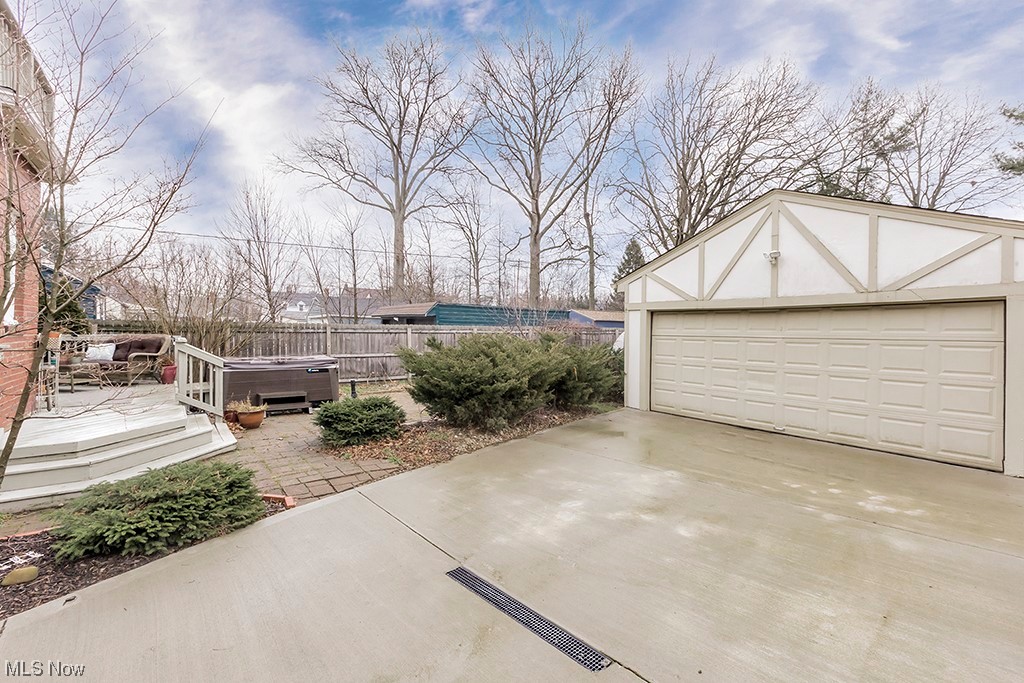 2435 Kingston Road Cleveland, OH 44118 - Photo 3 of 50 Gallery Image 3