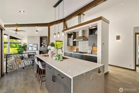 $2,450,000 | 10847 Bill Point Bluff Northeast, Bainbridge Island, WA 98110