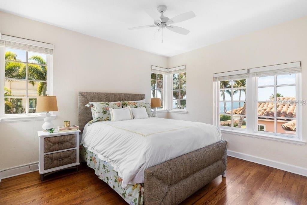 4511 Bay Shore Road Sarasota, FL 34234 - Photo 34 of 69