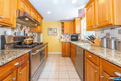 $610,000 | 33 Glenview Drive, West Orange, NJ 07052