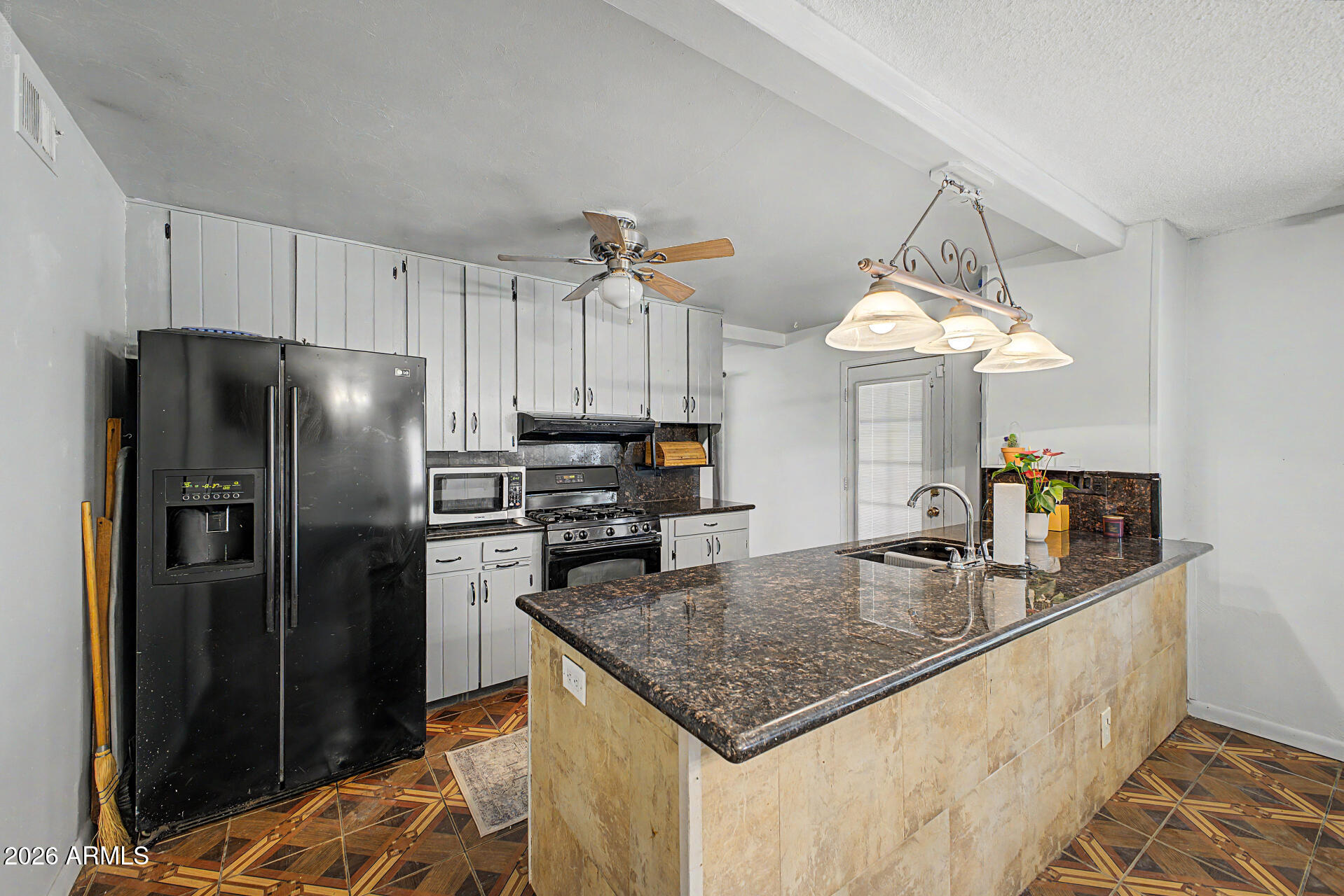 2227 West Rovey Avenue Phoenix, AZ 85015 - Photo 4 of 26 10 - Rovey