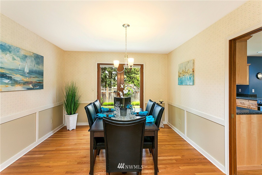 2419 241st Street Southeast Bothell, WA 98021 - Photo 5 of 24