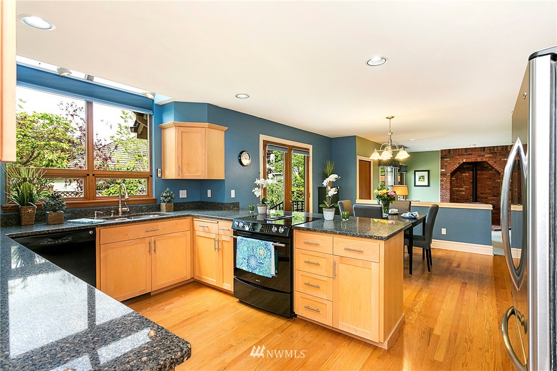 2419 241st Street Southeast Bothell, WA 98021 - Photo 6 of 24