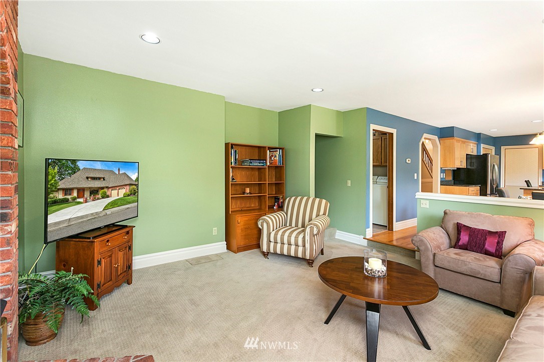 2419 241st Street Southeast Bothell, WA 98021 - Photo 10 of 24