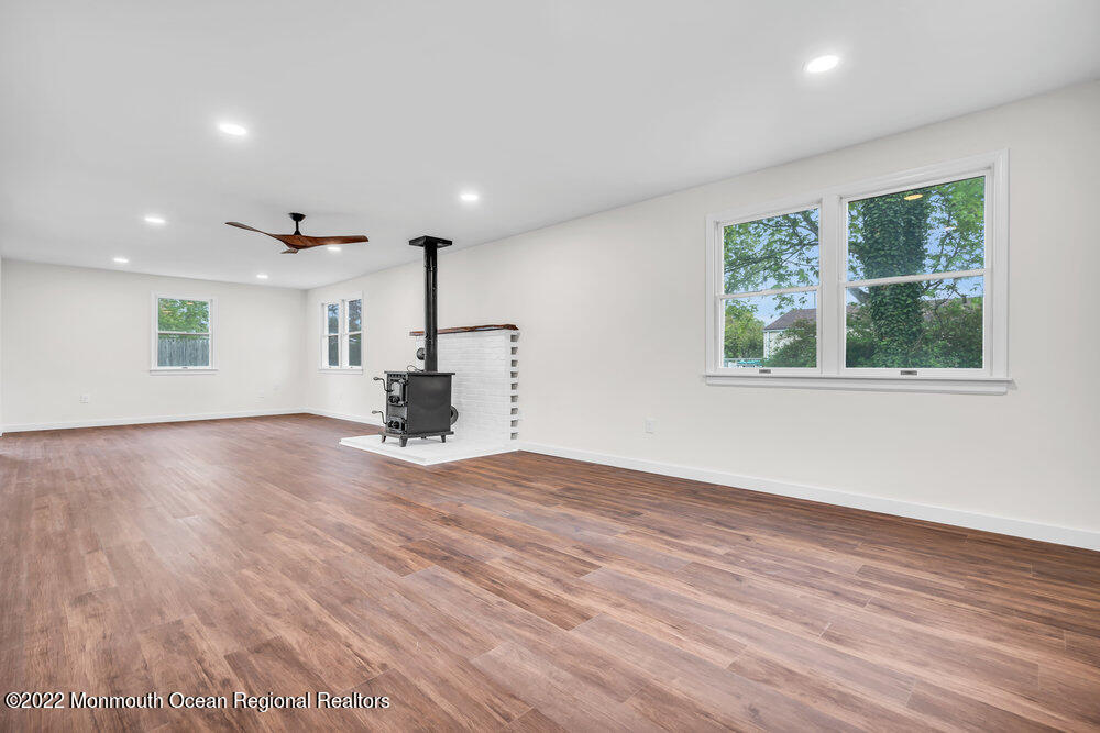 142 Revolutionary Road Little Egg Harbor, NJ 08087 - Photo 20 of 39 Family Room