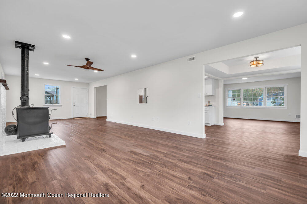 142 Revolutionary Road Little Egg Harbor, NJ 08087 - Photo 24 of 39 Family Room