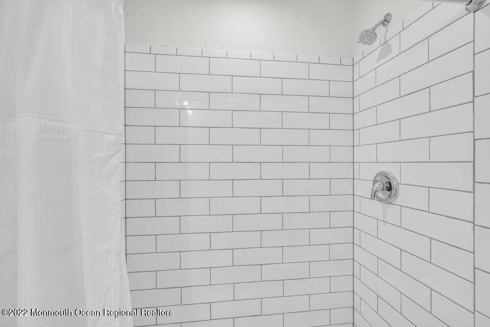 142 Revolutionary Road Little Egg Harbor, NJ 08087 - Photo 34 of 39 Master Bath