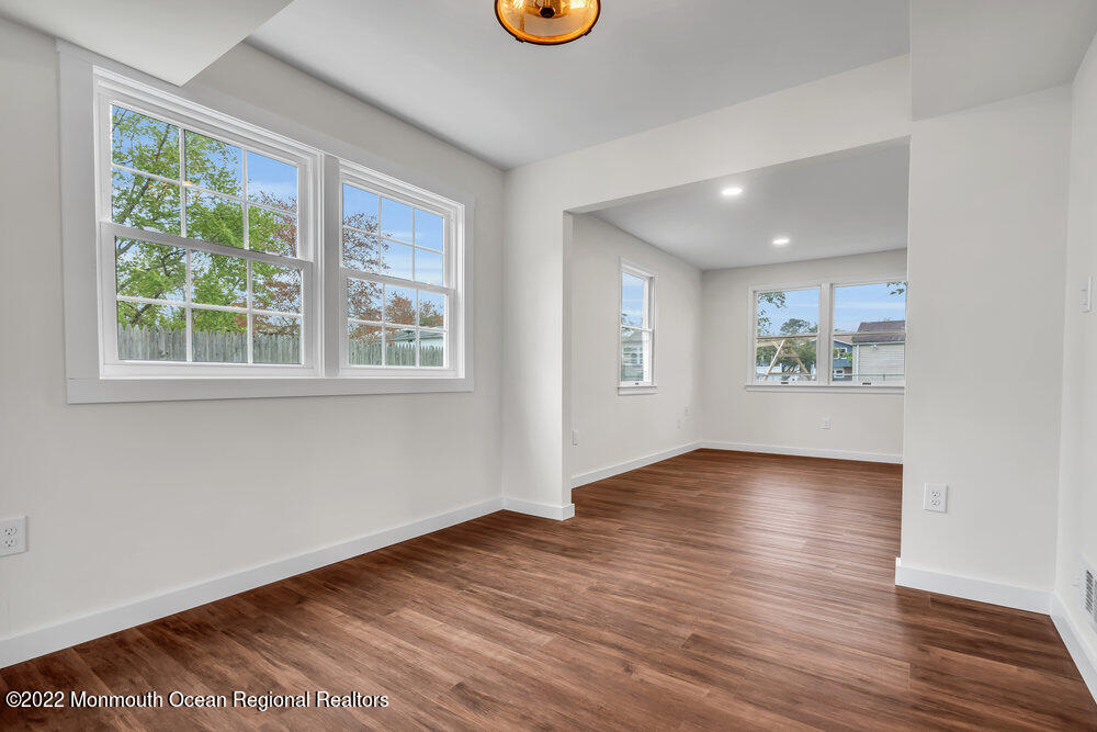 142 Revolutionary Road Little Egg Harbor, NJ 08087 - Photo 10 of 39 Dining Room