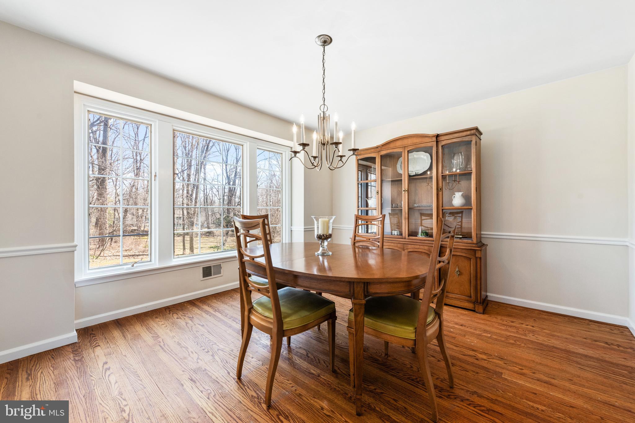 833 Malin Road Newtown Square, PA 19073 - Photo 5 of 25 Dining Room w/Large Windows