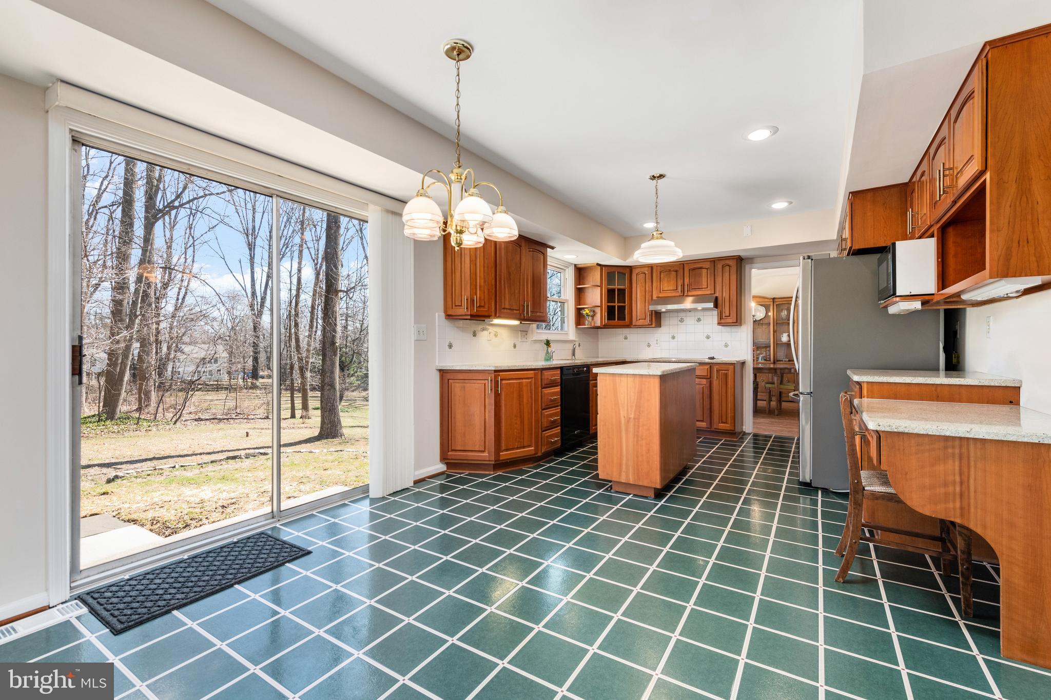 833 Malin Road Newtown Square, PA 19073 - Photo 9 of 25 Eat-In Kitchen