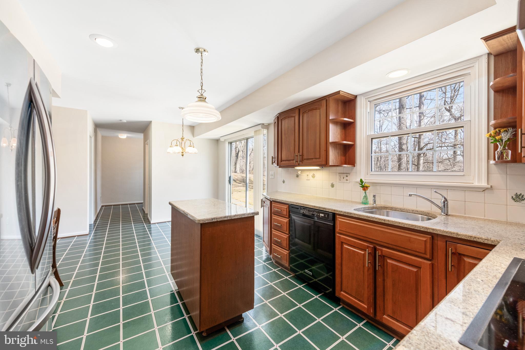 833 Malin Road Newtown Square, PA 19073 - Photo 10 of 25 Kitchen