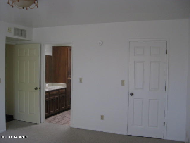 285 South Kolb Road, Unit 28 Tucson, AZ 85710 - Photo 8 of 13 Gallery Image 8
