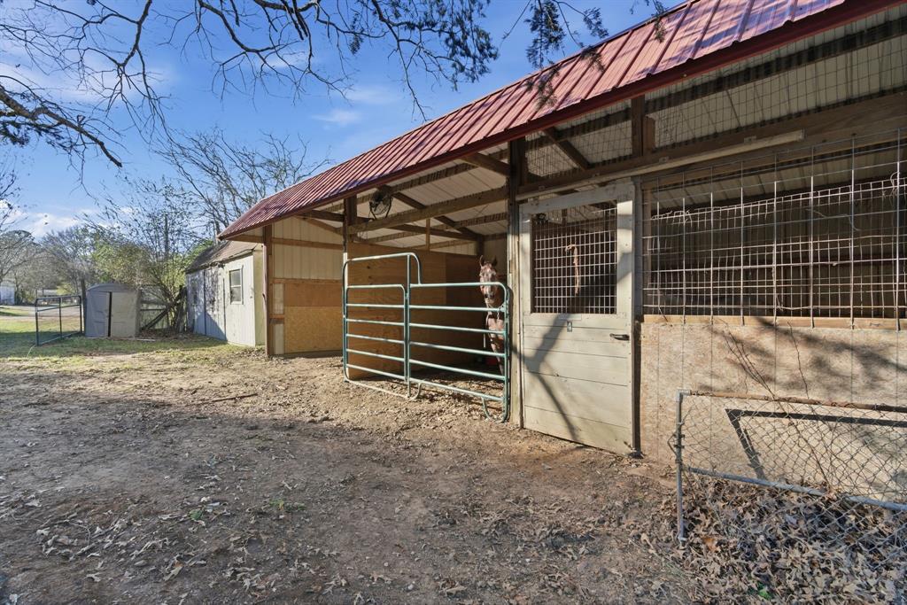 8261 County Road 381 Tyler, TX 75708 - Photo 18 of 40