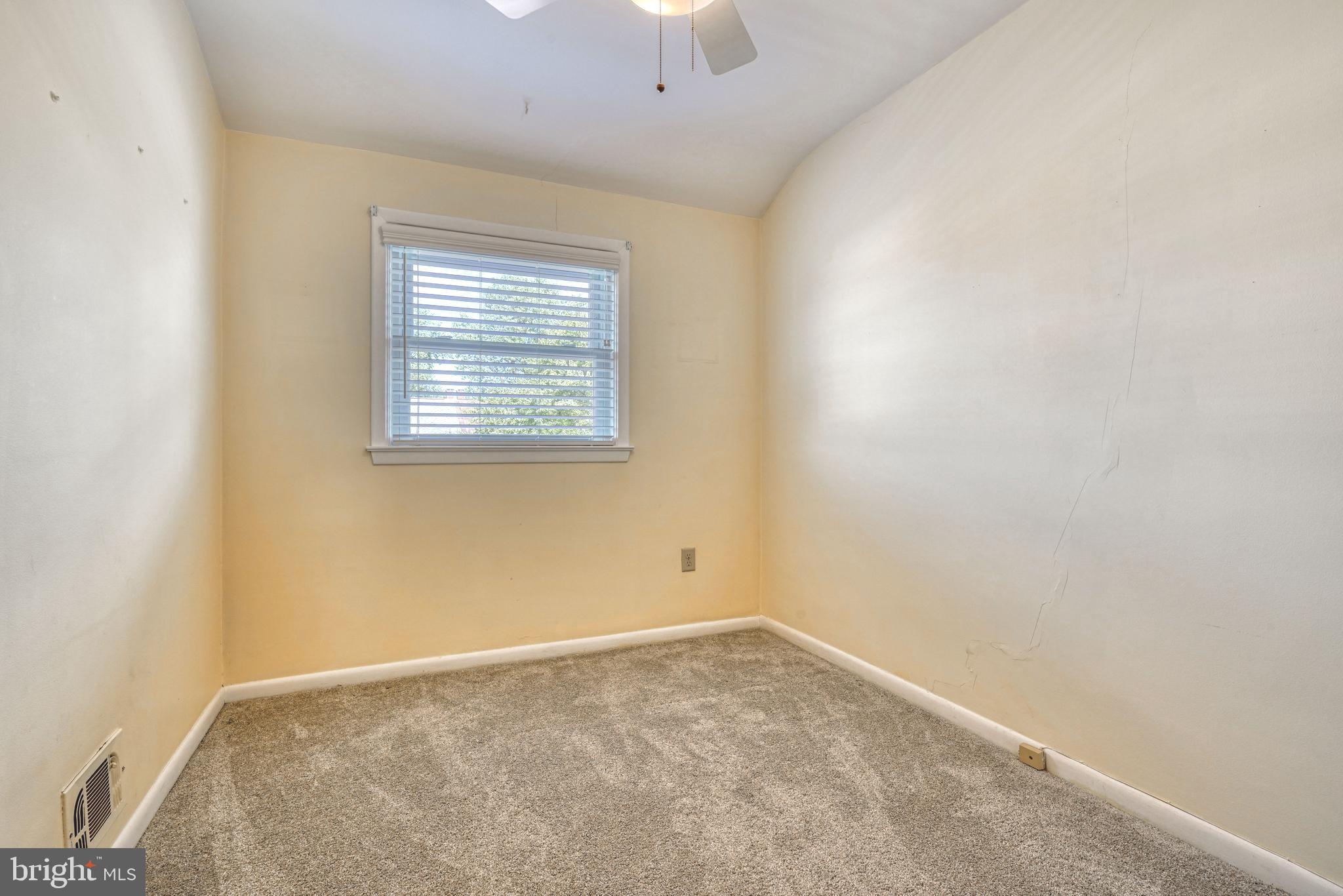8502 Kings Ridge Road Parkville, MD 21234 - Photo 19 of 26 Bedroom 3-w/ ceiling fan.