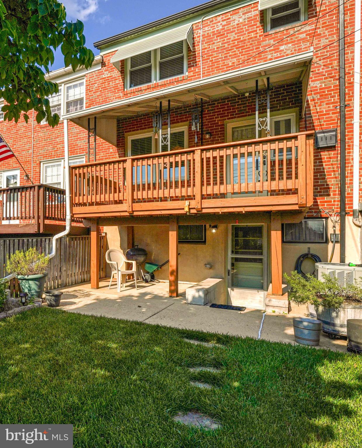 8502 Kings Ridge Road Parkville, MD 21234 - Photo 24 of 26 All brick with covered deck.