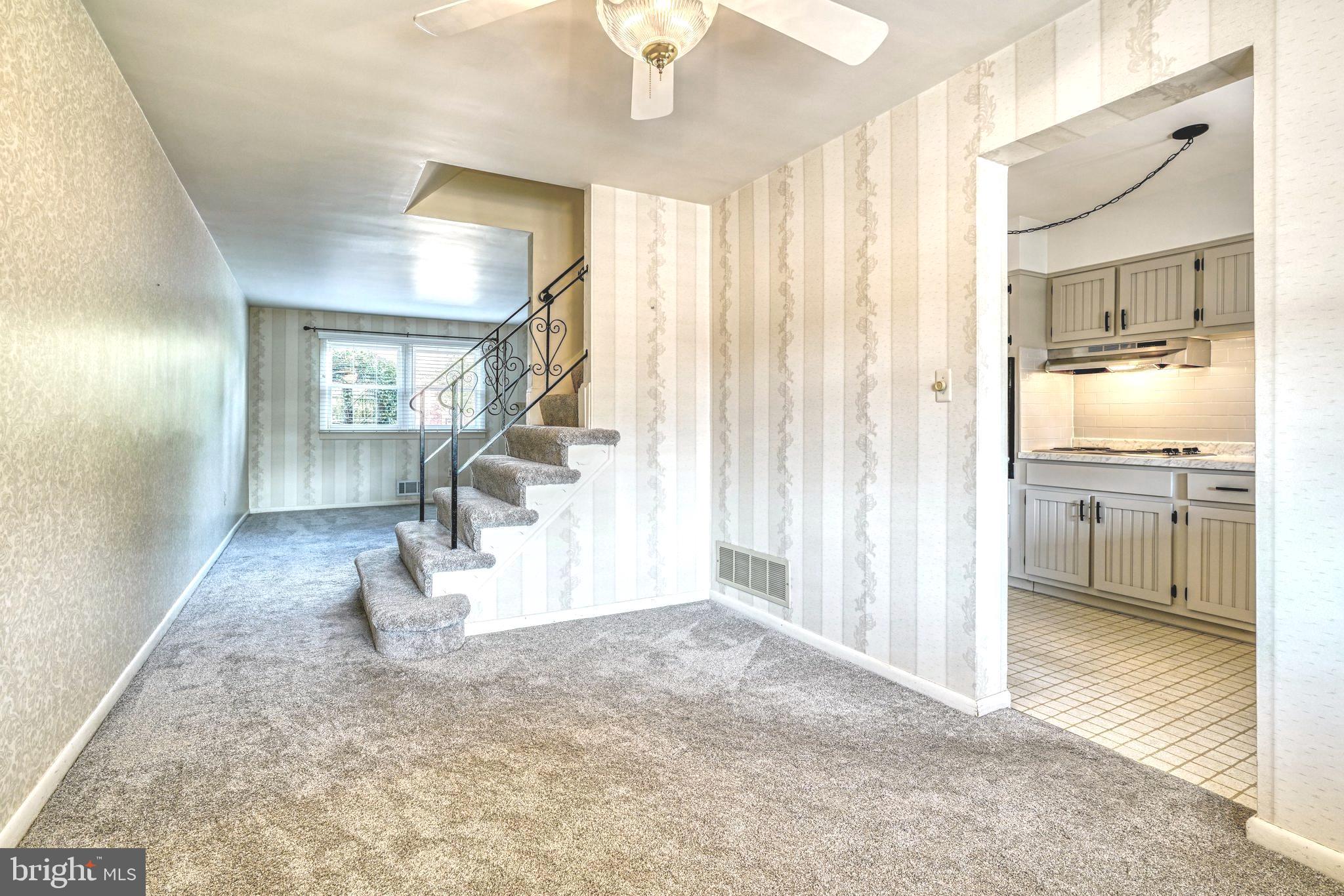 8502 Kings Ridge Road Parkville, MD 21234 - Photo 6 of 26 Dining room