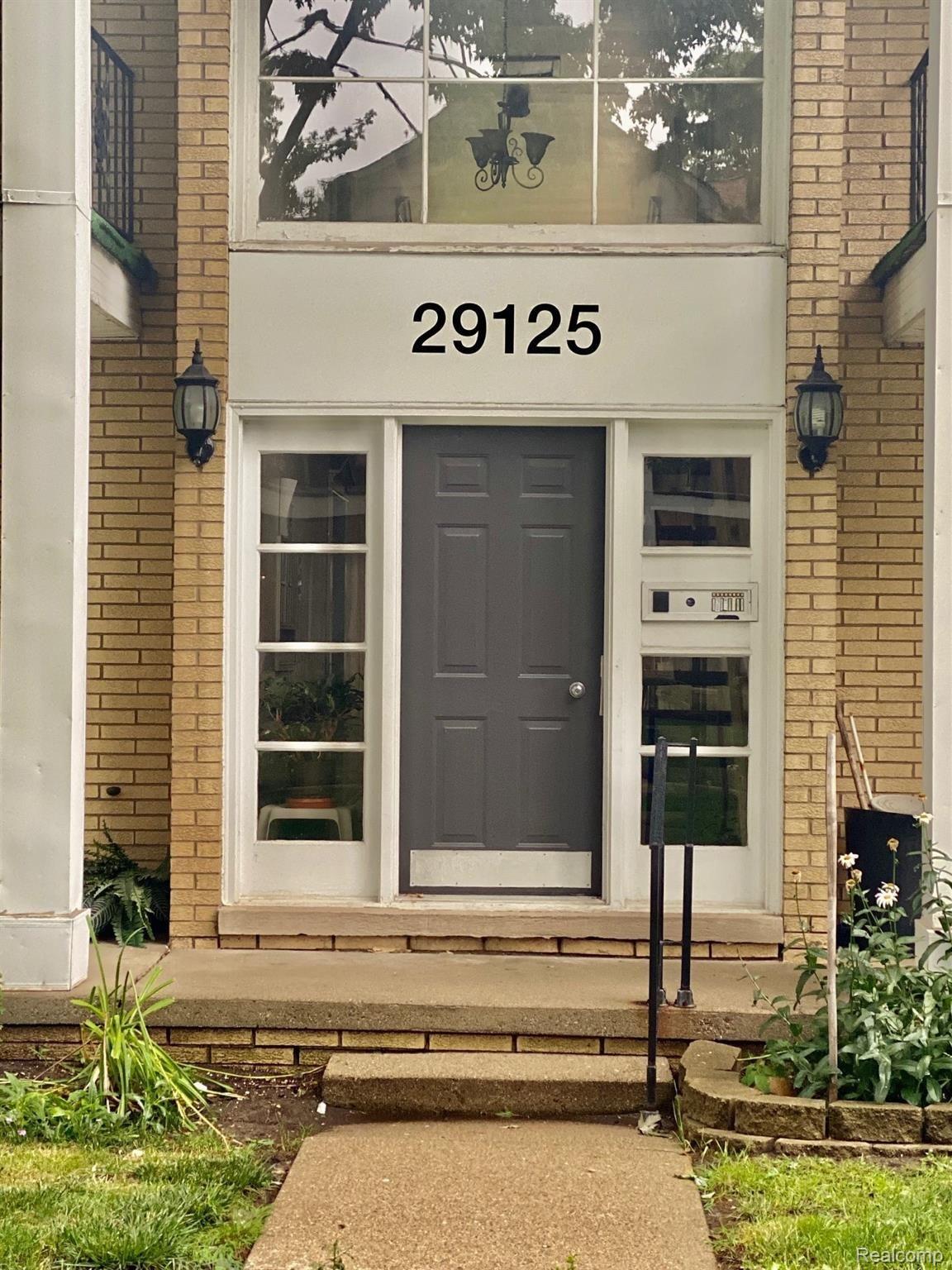 29125 Hayes Road, Unit 13 Warren, MI 48088 - Photo 2 of 2 DJI_20210707_192919_006.jpg