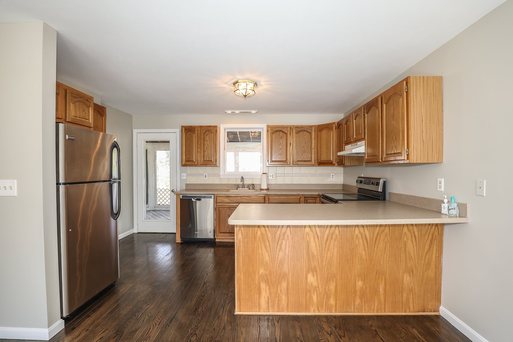 87 Blacksnake Road Seabrook, NH 03874 - Photo 11 of 36 Gallery Image 11