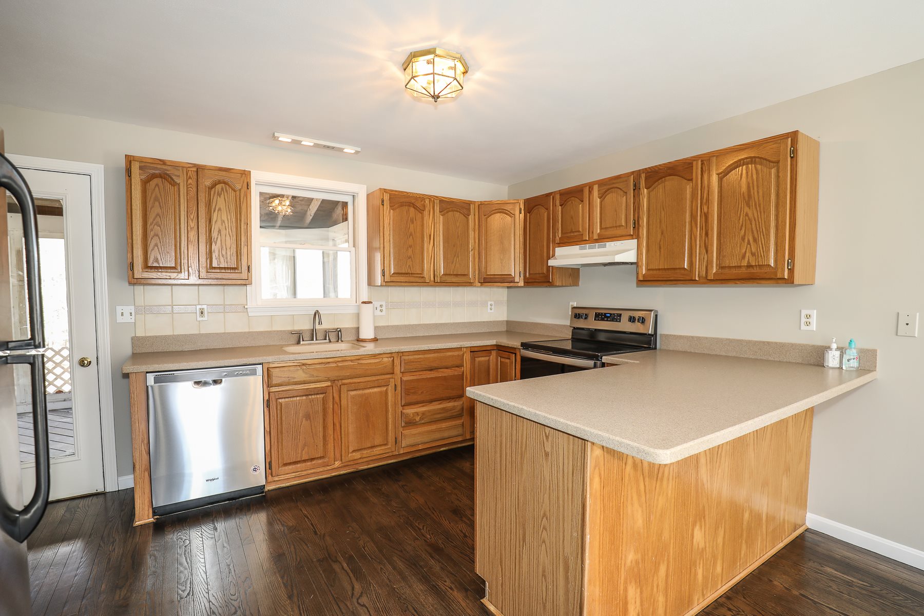 87 Blacksnake Road Seabrook, NH 03874 - Photo 9 of 36 Gallery Image 9