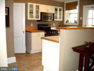 8027 Winston Road Philadelphia, PA 19118 - Photo 4 of 5 Gallery Image 4