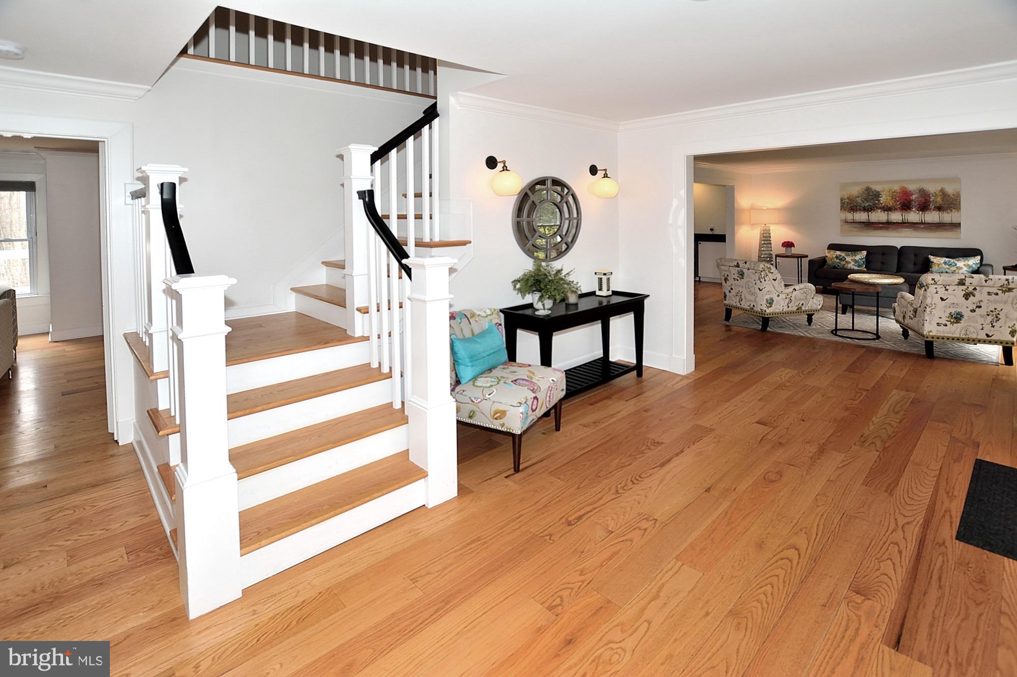 2000 Adams Hill Road Vienna, VA 22182 - Photo 22 of 45 Foyer