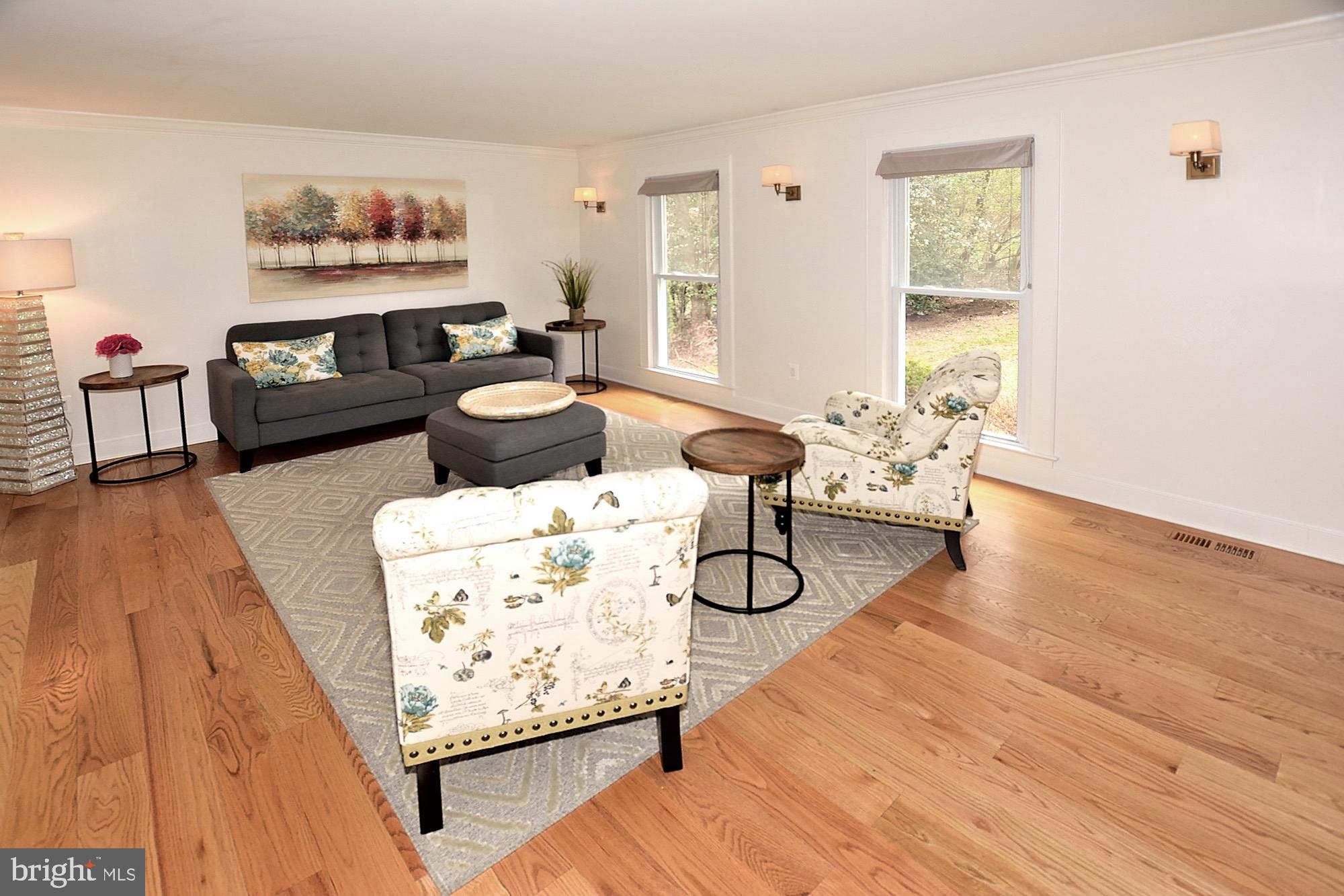 2000 Adams Hill Road Vienna, VA 22182 - Photo 26 of 45 Living Room