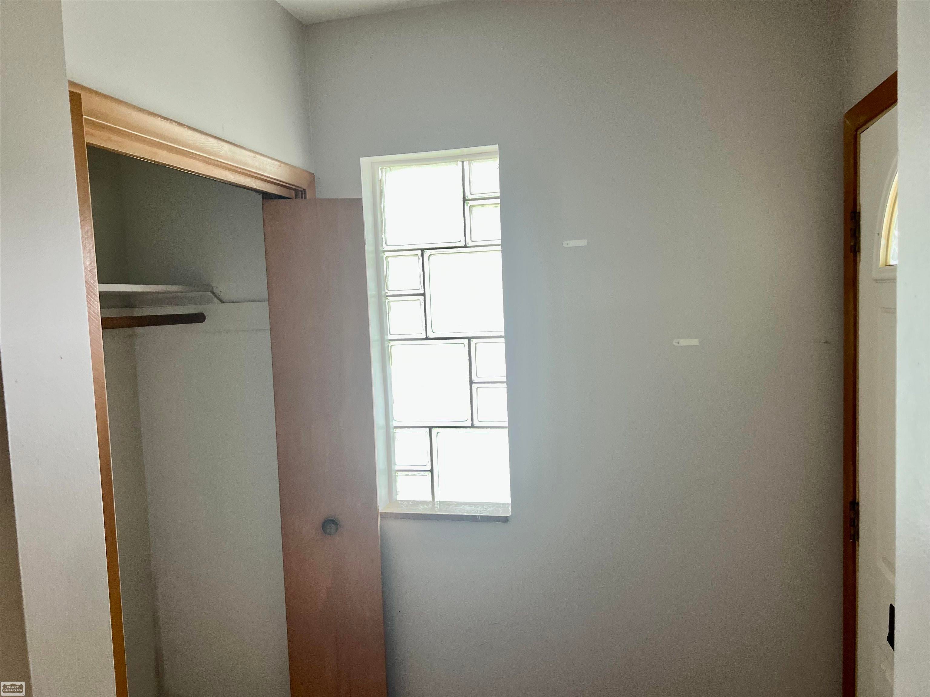 11266 Racine Road Warren, MI 48093 - Photo 3 of 19 Gallery Image 3