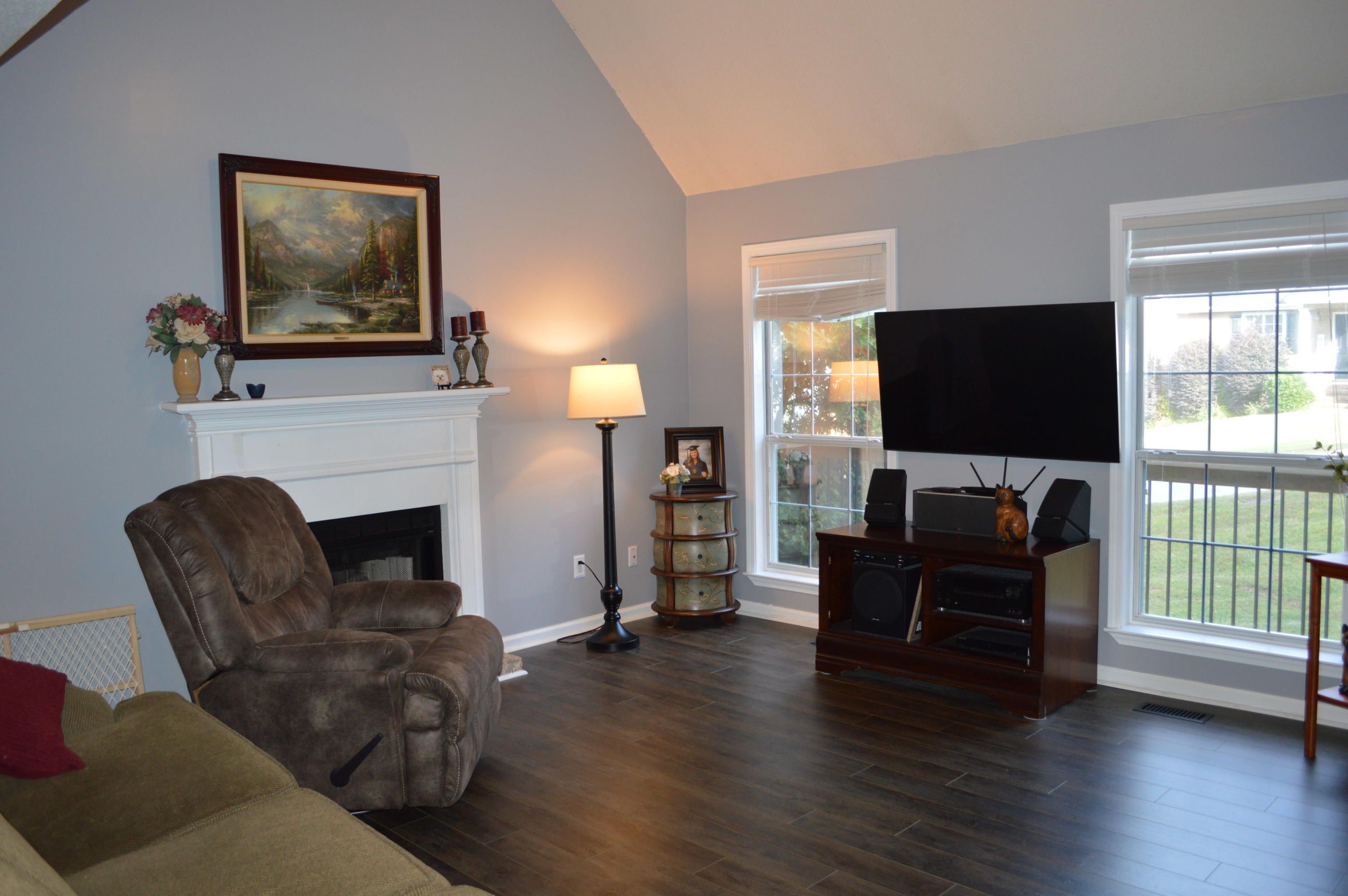 6215 Hunter Valley Road Ooltewah, TN 37363 - Photo 7 of 32 living room