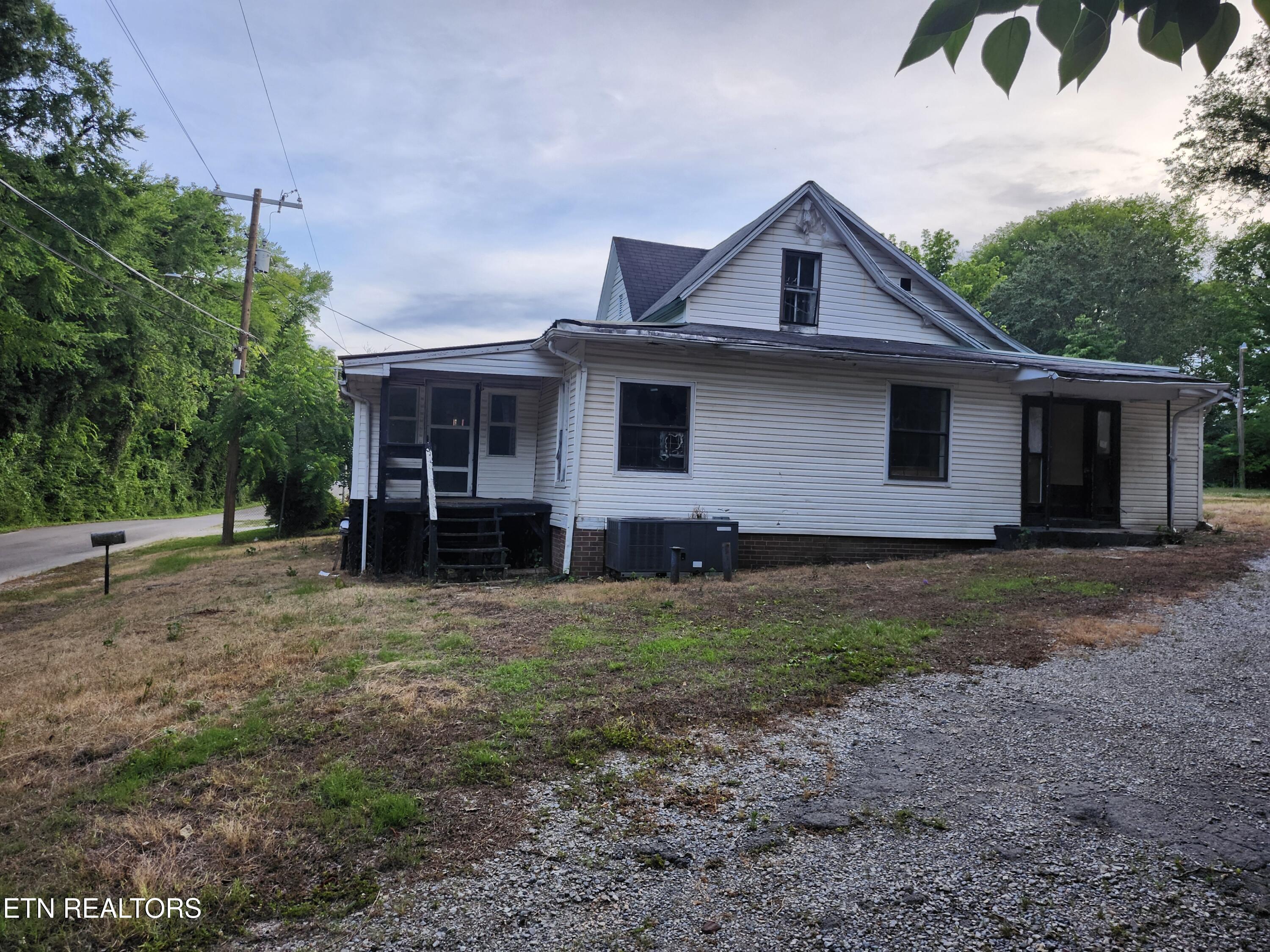 722 Hendrickson Street Clinton, TN 37716 - Photo 2 of 13 1000045867