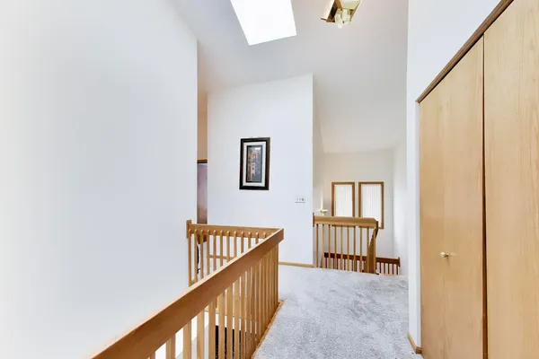 $469,990 | 943 West Essex Place, Arlington Heights, IL 60004
