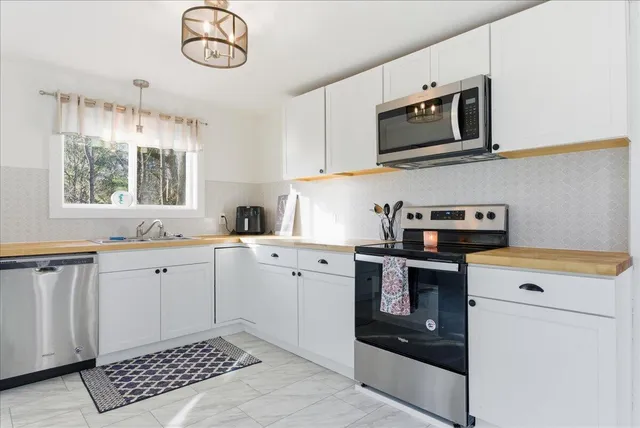 $277,000 | 394 Highland Avenue, Gardiner, ME 04345