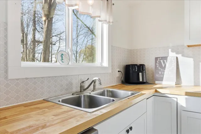 $277,000 | 394 Highland Avenue, Gardiner, ME 04345