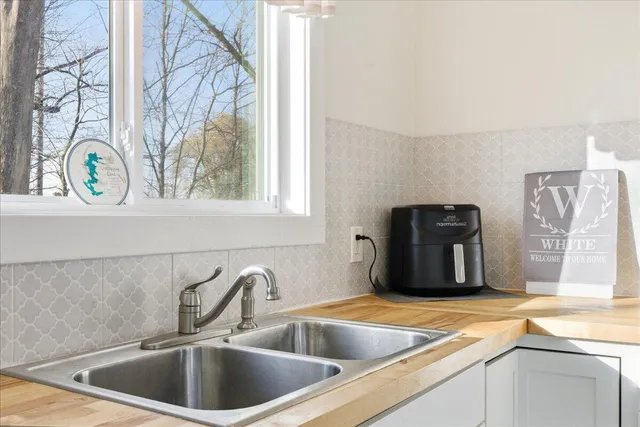 $277,000 | 394 Highland Avenue, Gardiner, ME 04345