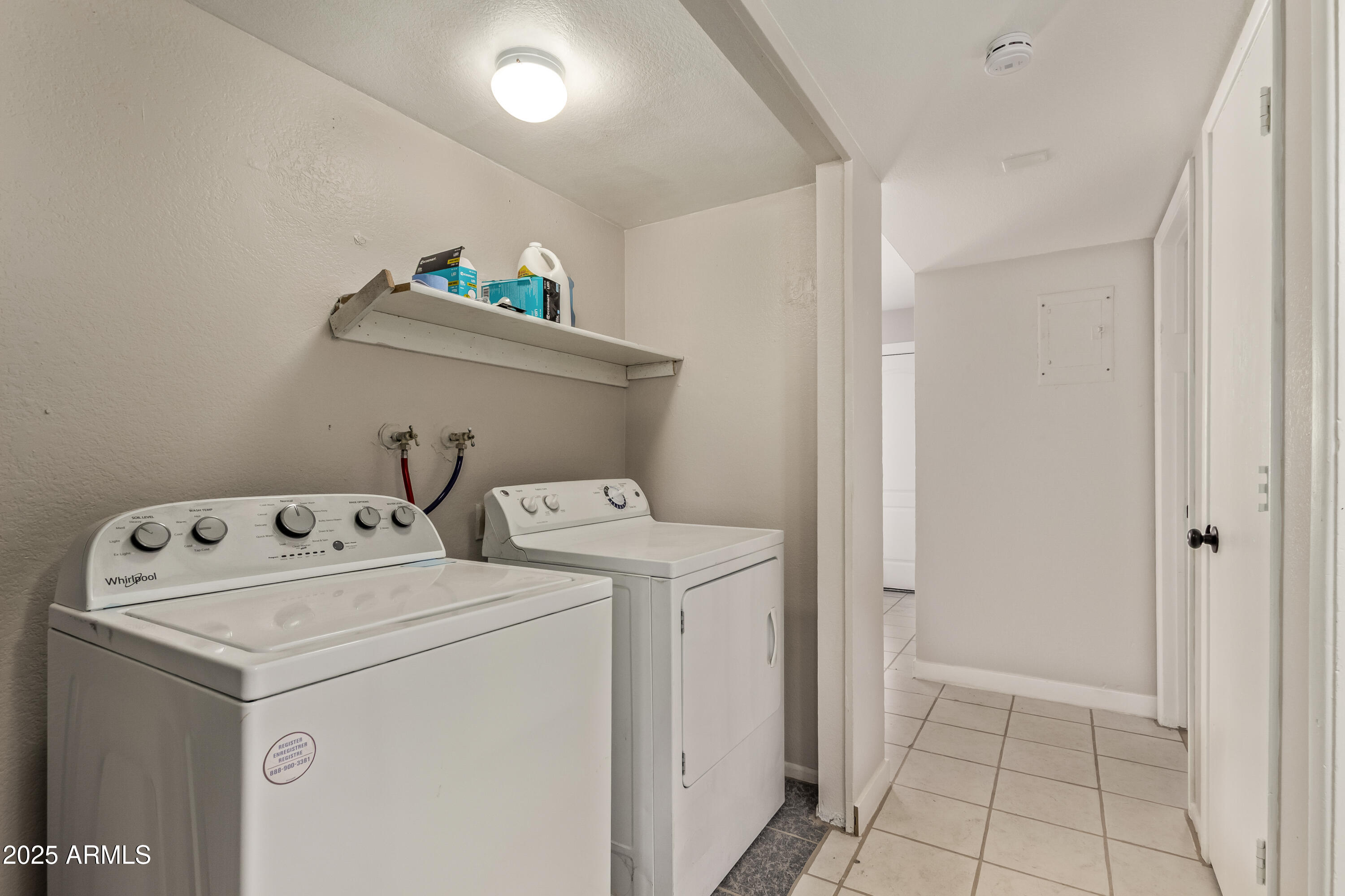 514 South Bellview, Unit 1 Mesa, AZ 85204 - Photo 18 of 21 a utility room with dryer and washer