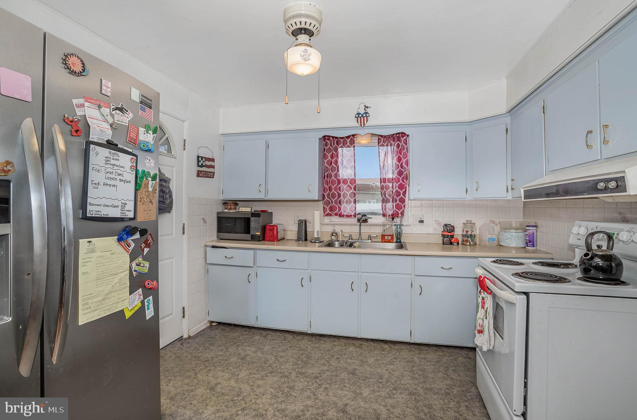 737 Gunnison Road York, PA 17404 - Photo 7 of 23