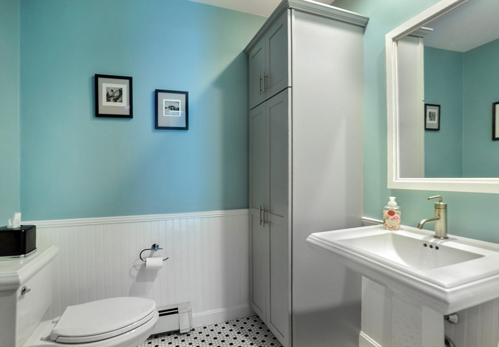 52 Norman Road Quincy, MA 02169 - Photo 13 of 32 Gallery Image 13