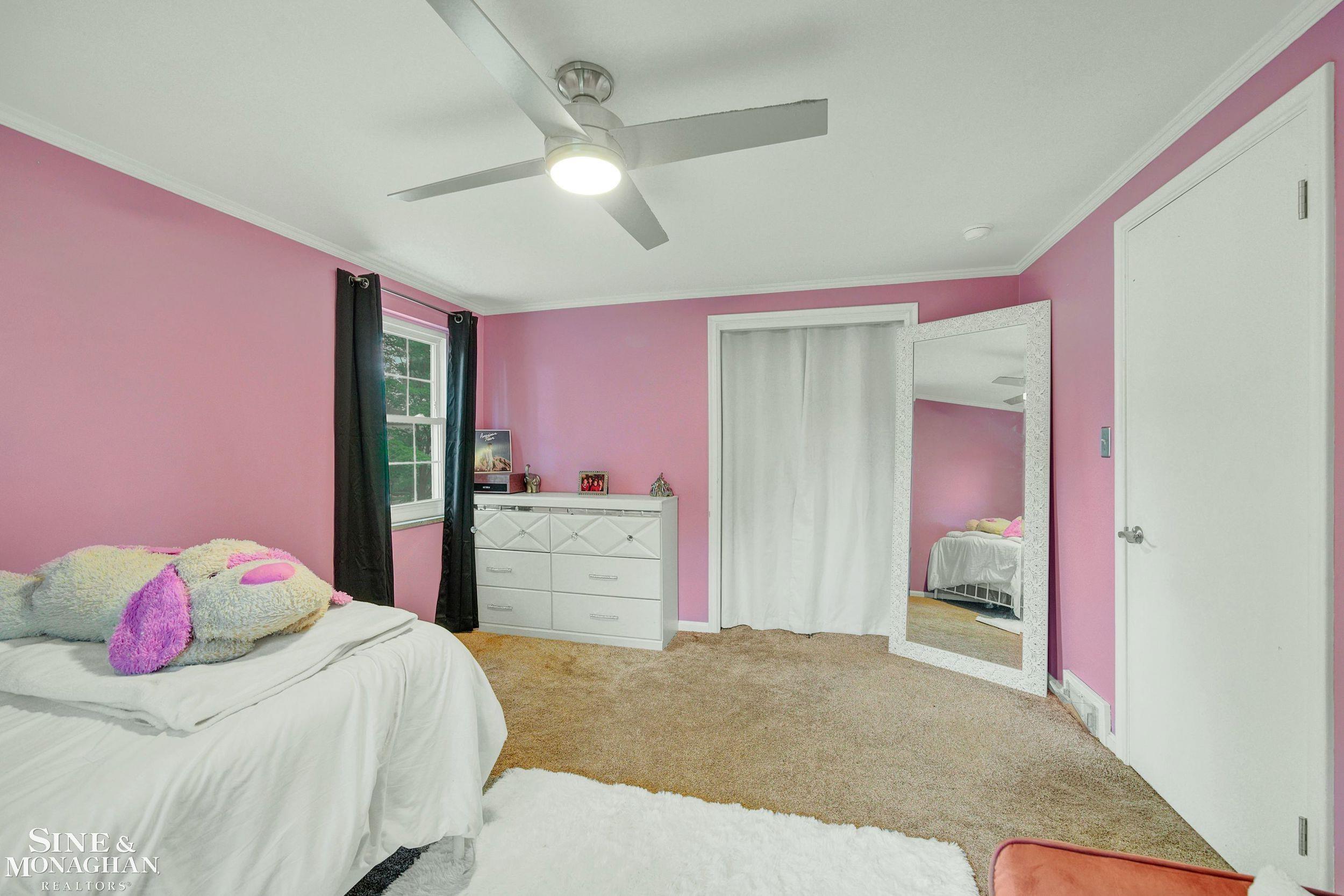1886 Severn Road Grosse Pointe, MI 48236 - Photo 21 of 38 50147873-561fc5cd-a404-44cc-9f29-e77985b1675f.JPG