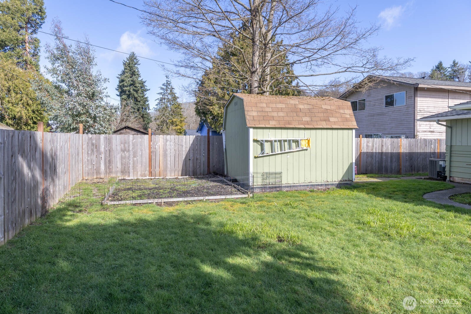 6028 South Prospect Street Tacoma, WA 98409 - Photo 29 of 32 a view of a back yard
