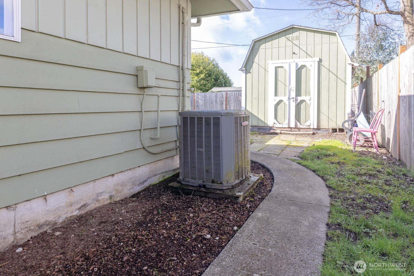 6028 South Prospect Street Tacoma, WA 98409 - Photo 31 of 32 a view of a backyard with pathway