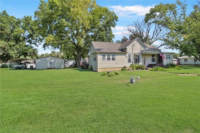 $129,000 | 911 5th Street, Altamont, KS 67330