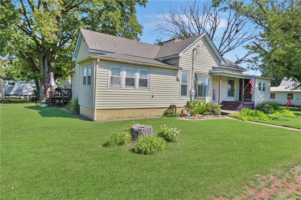 911 5th Street Altamont, KS 67330 - Photo 2 of 27