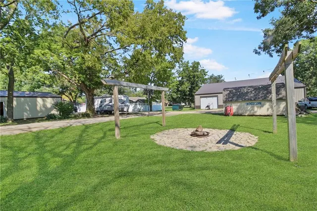 $129,000 | 911 5th Street, Altamont, KS 67330