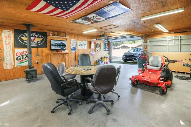 $129,000 | 911 5th Street, Altamont, KS 67330