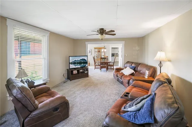 $129,000 | 911 5th Street, Altamont, KS 67330