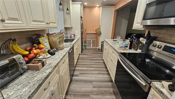 $2,900 | 136 South Marcile Avenue, Glendora, CA 91741