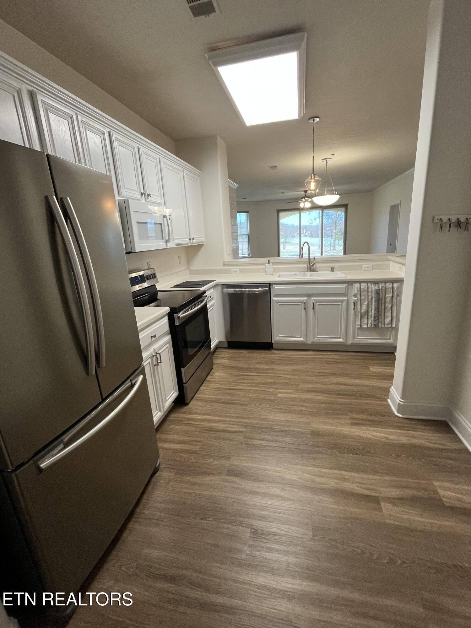 565 Rarity Bay Parkway, Unit 103A Vonore, TN 37885 - Photo 3 of 17 kitchen