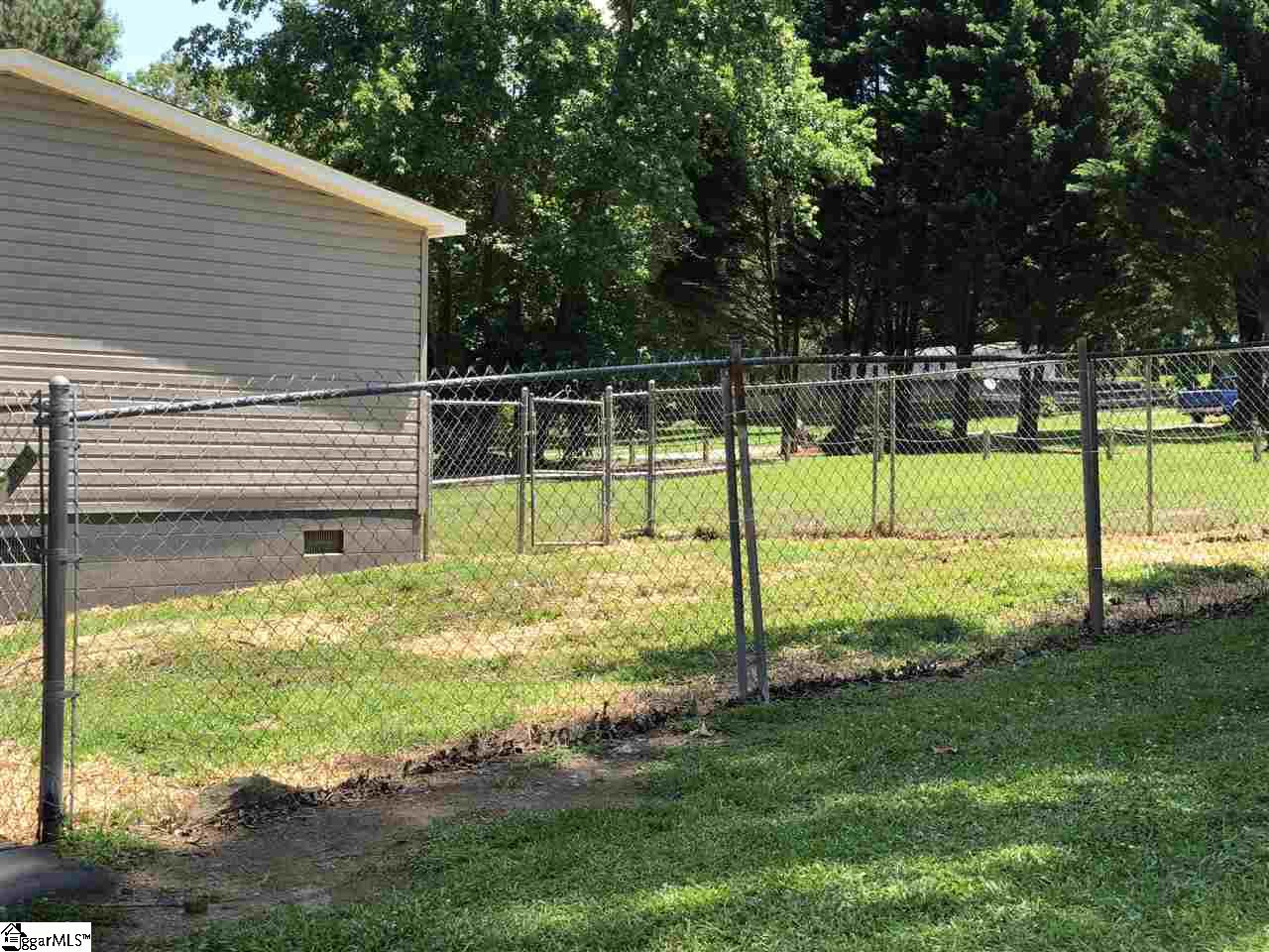 271 New Circle Road Travelers Rest, SC 29690 - Photo 7 of 31 Fenced in side yard