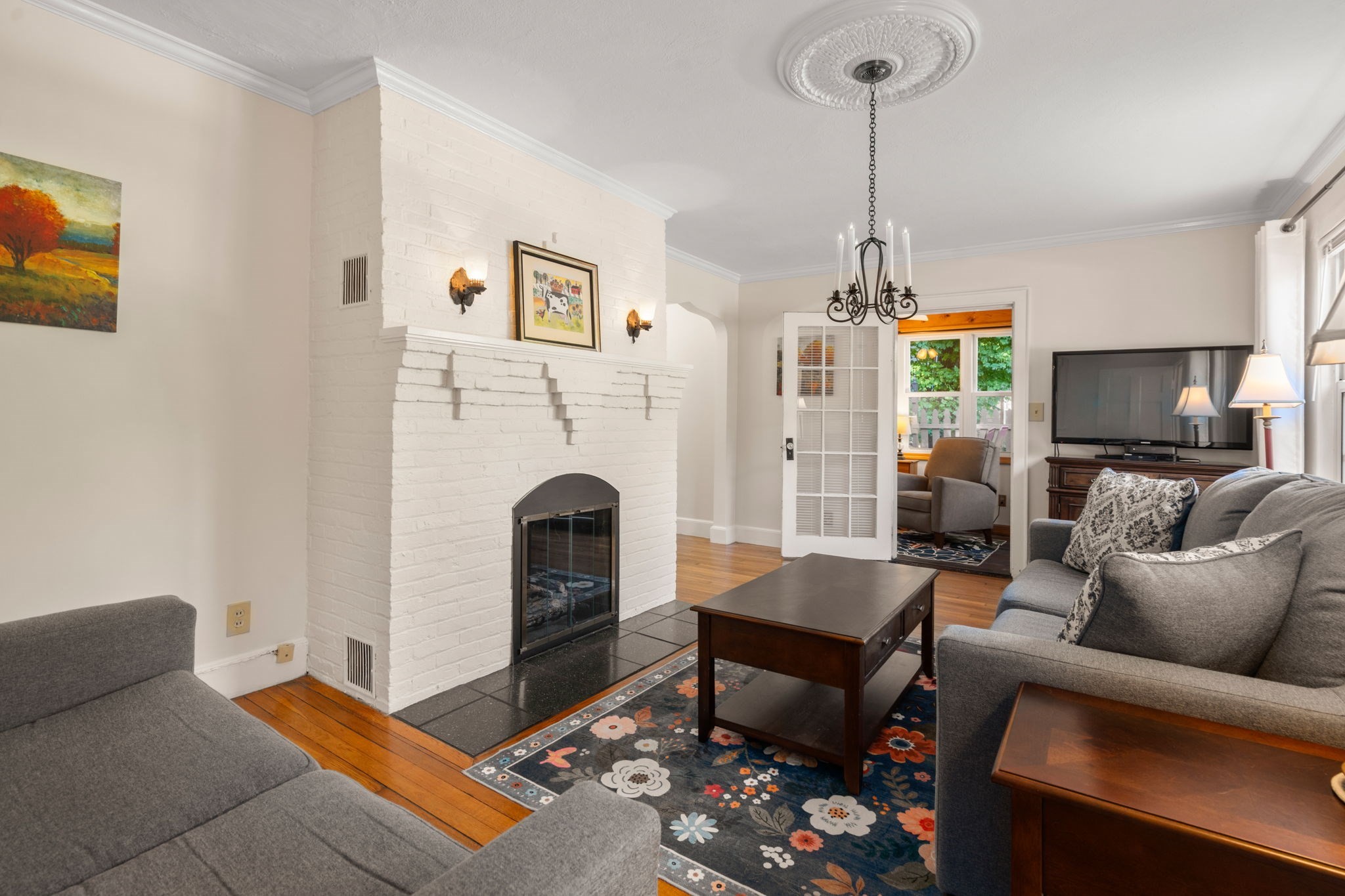 122 Austin Street Newton, MA 02460 - Photo 5 of 37 Gallery Image 5