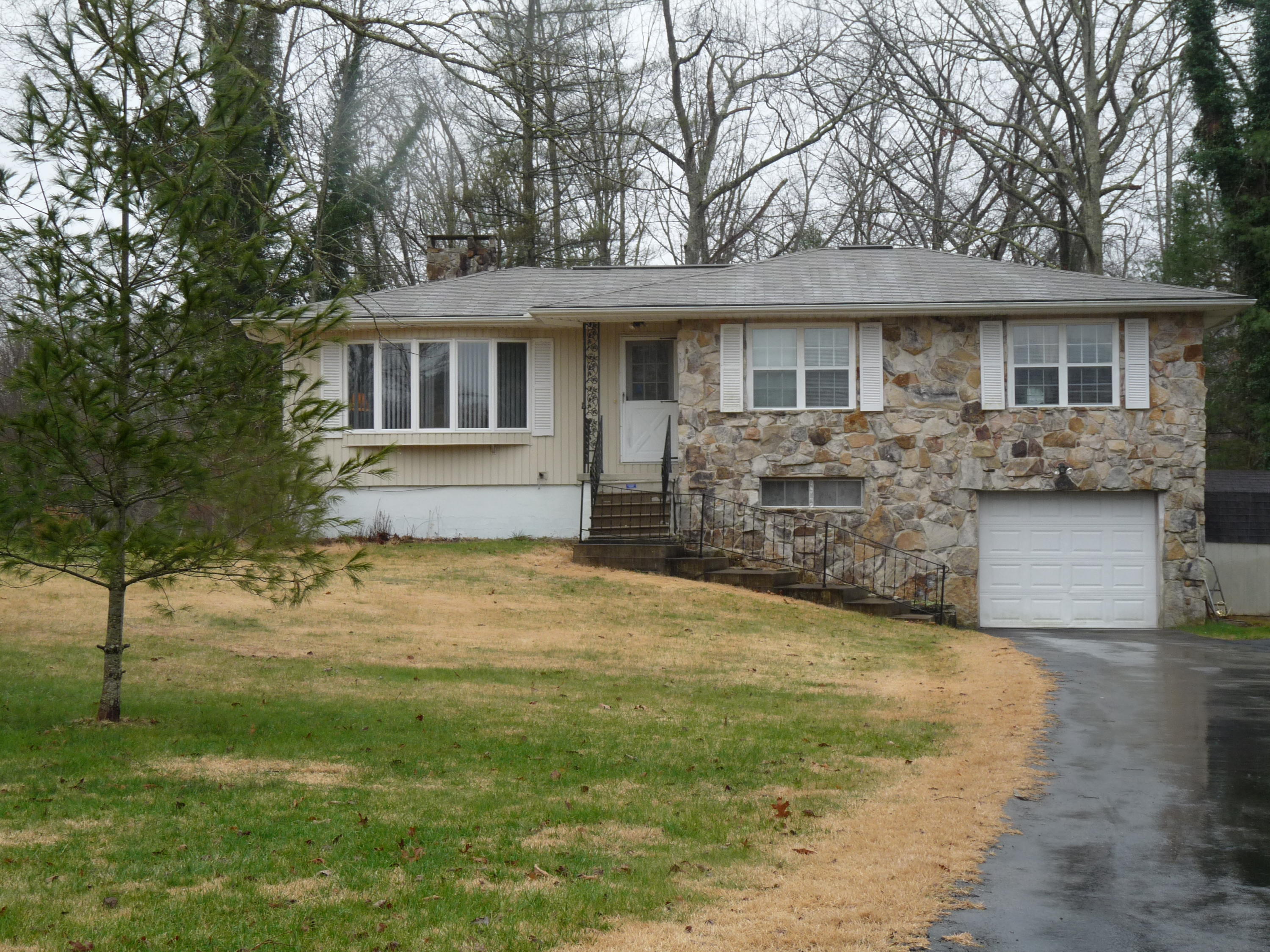 1601 Cherokee Road East Crossville, TN 38572 - Photo 1 of 33 1601 Cherokee Rd. East 047